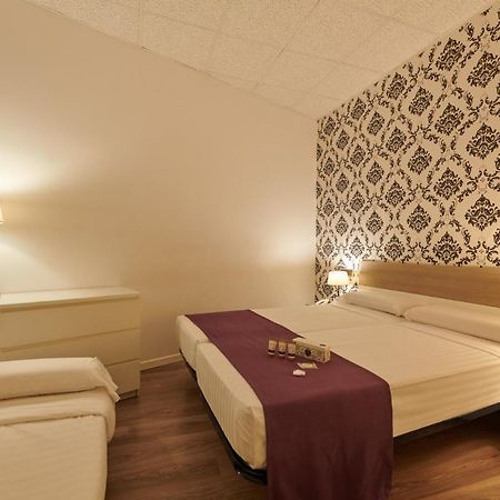 Hostal Mayerling Centro Барселона Экстерьер фото