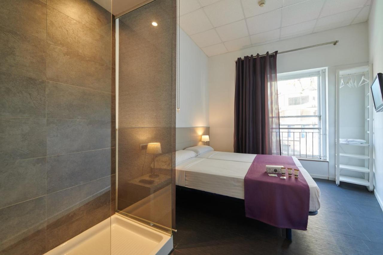 Hostal Mayerling Centro Барселона Экстерьер фото